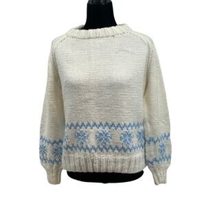 Vintage handknit Sweater White and Blue Large